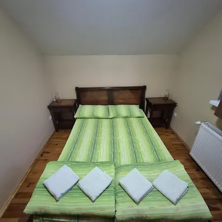 Caffe Pizzeria I Bona Fides Nm Guest house 3*