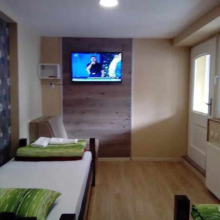 Caffe Pizzeria I Bona Fides Nm Guest house 3*